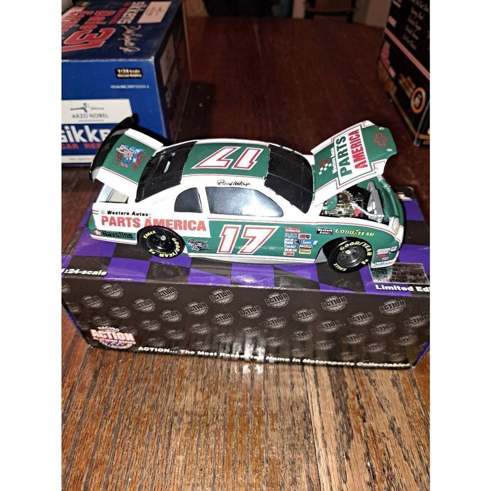 Vintage 96 Action Darrell Waltrip Part America Die Cast Nascar Race Car Bank